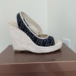 Gucci
Women's Ankle-Tie Platform Espadrilles